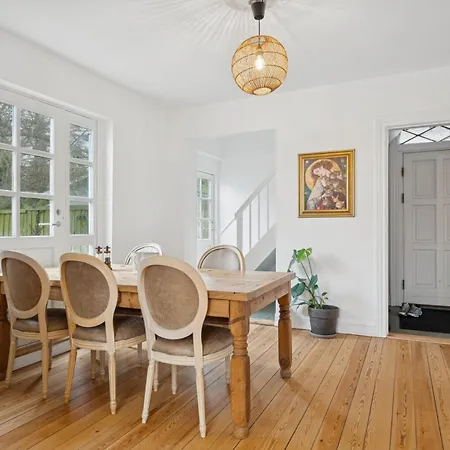 Modern Townhouse With Space For The Family * 낙스코우